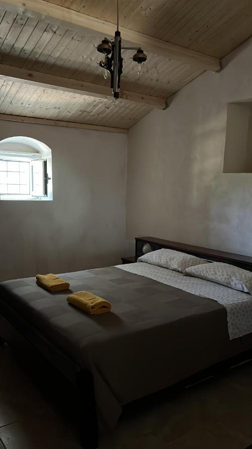 Casa Di Mirto Bed & Breakfast Chiaramonte Gulfi Exterior photo