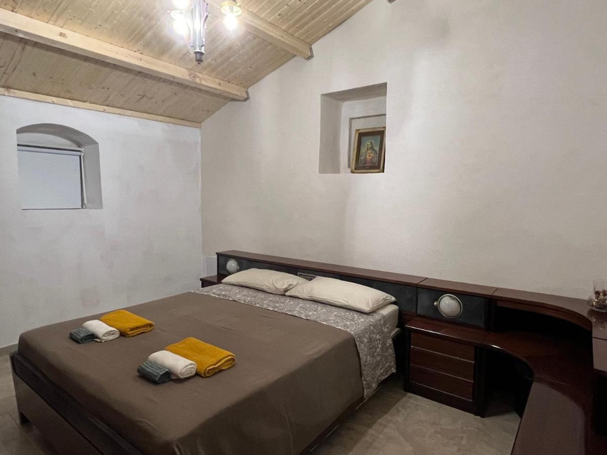 Casa Di Mirto Bed & Breakfast Chiaramonte Gulfi Exterior photo