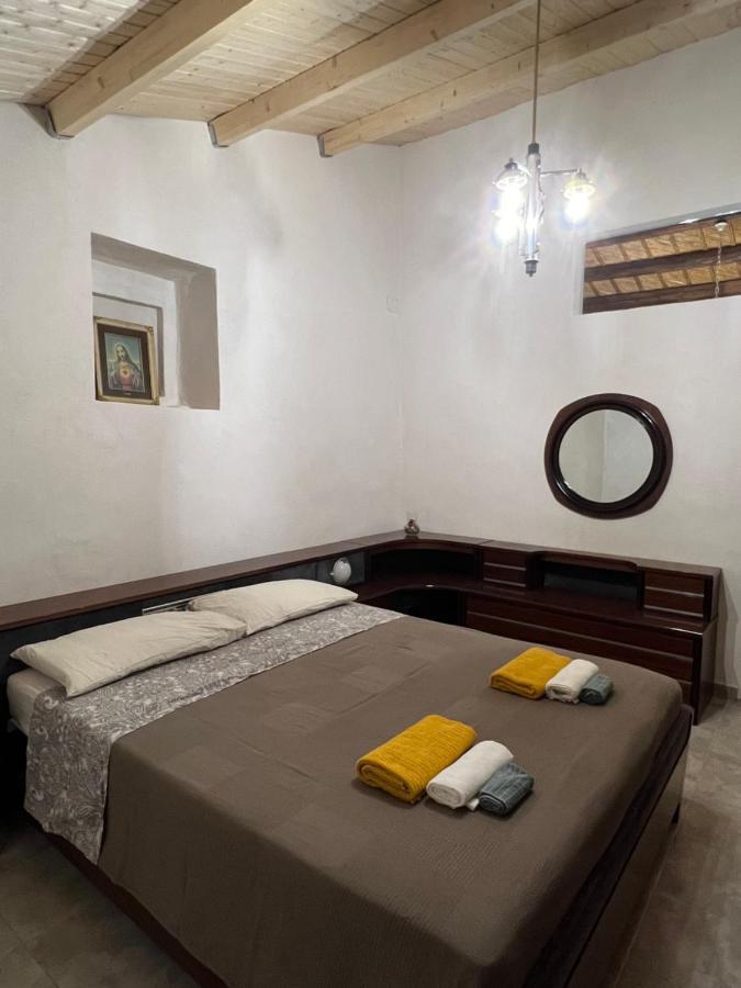Casa Di Mirto Bed & Breakfast Chiaramonte Gulfi Exterior photo